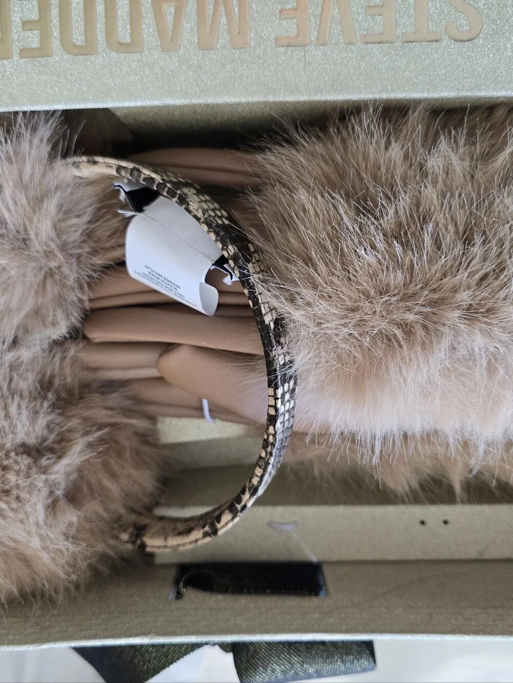 Steve Madden Women's 2-Piece Snake Band Earmuff and Gloves Gift Set. NWT. Gift